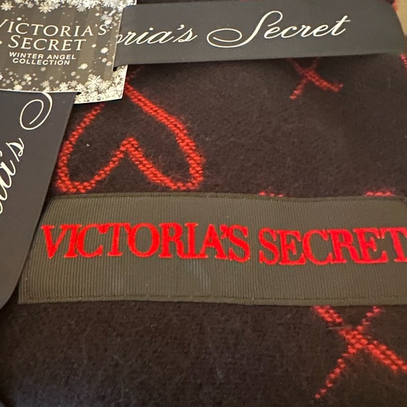 Victoria's Secret Winter Angel Collection Scarf Black Hearted One Size New - Picture 4 of 10